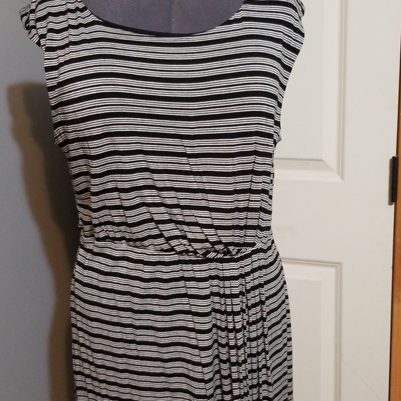SALE! Faded Glory Black & White Striped Dress - Picture 2 of 4